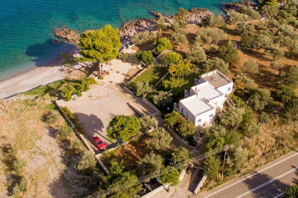Karantou Villa Tiros Bagian luar foto