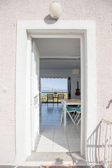 Karantou Villa Tiros Bagian luar foto