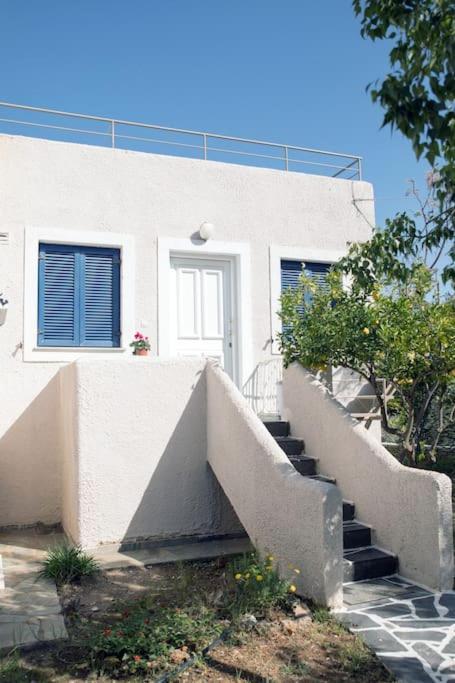 Karantou Villa Tiros Bagian luar foto