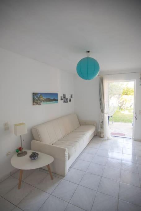 Karantou Villa Tiros Bagian luar foto