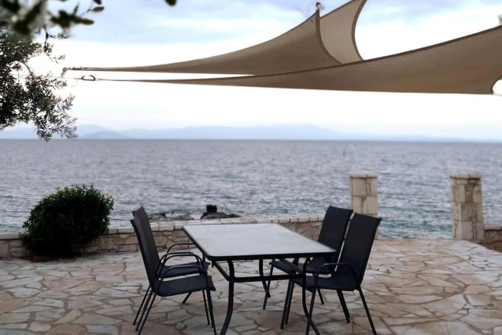 Karantou Villa Tiros Bagian luar foto