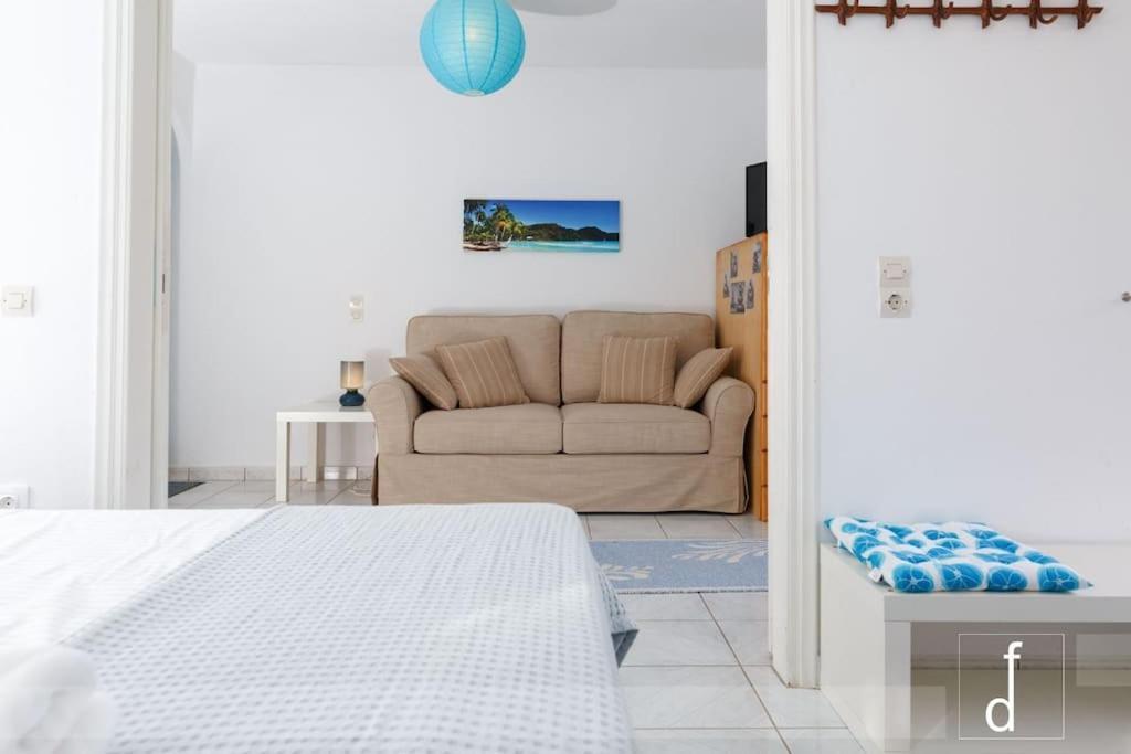Karantou Villa Tiros Bagian luar foto