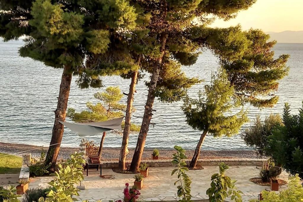 Karantou Villa Tiros Bagian luar foto